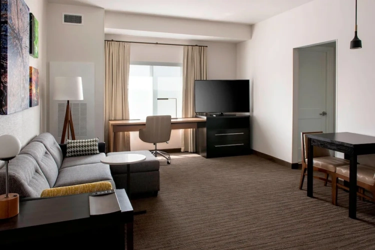1 Bedroom Suite