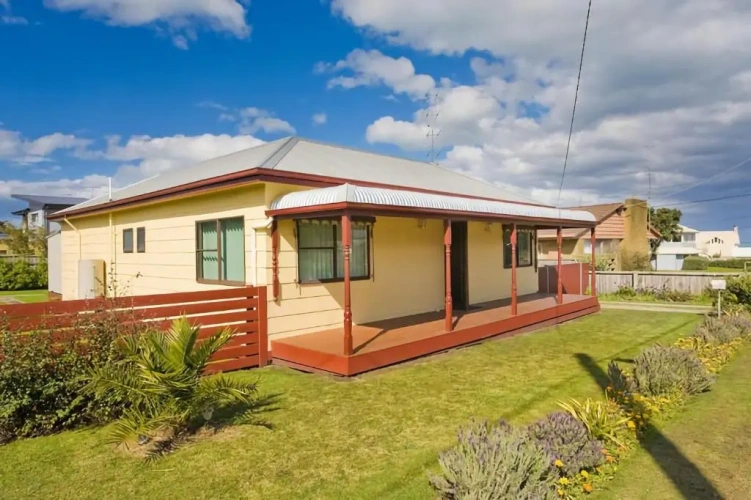 3 Bedrooms Cottage