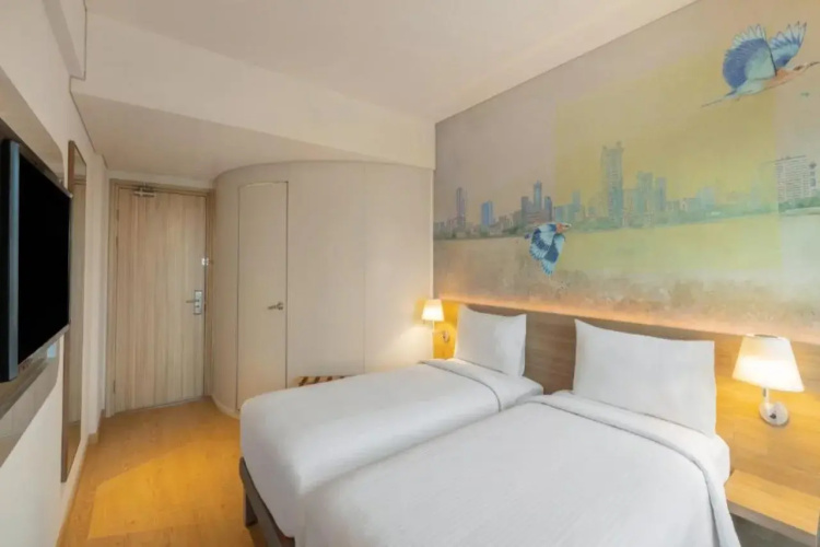 Ibis Thane