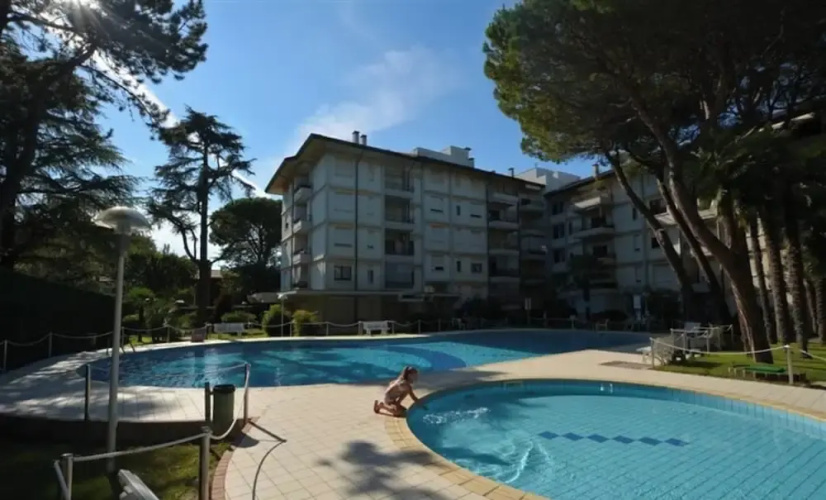 Comfortable Flat for 6 Guests in a Residence With Common Pool in Lignanoriviera