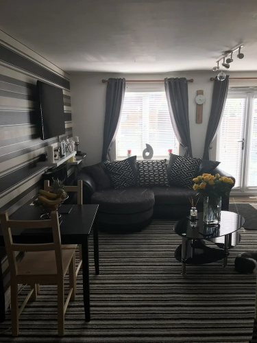 139 Breckside Park Guest House