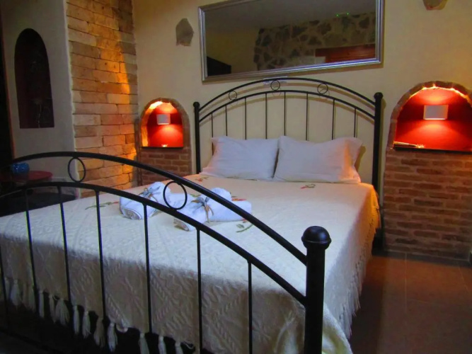 Aristos Apartments & Suites