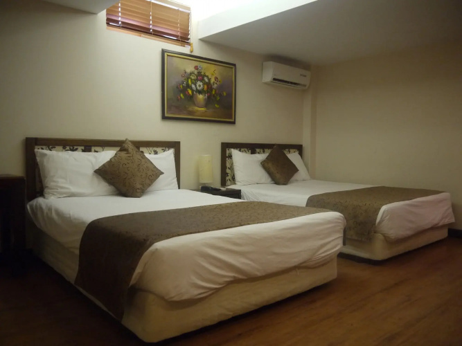 Holiday Saipan Hotel