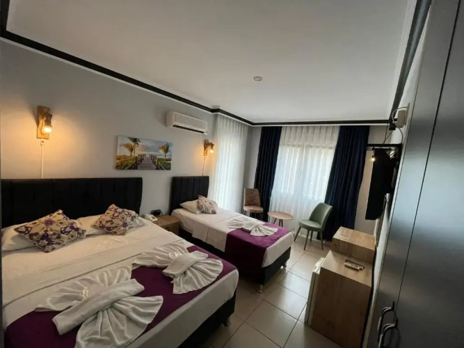 Standard Triple room
