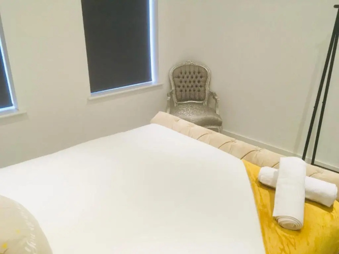 Huntingdon Apartment