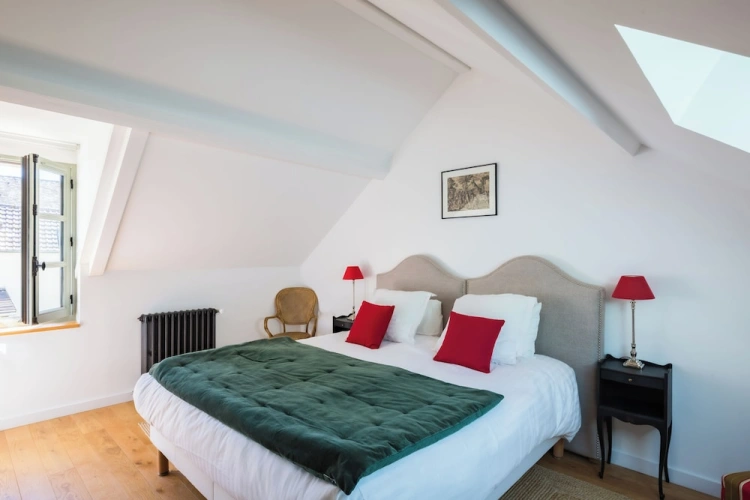 2 Bedrooms Family Apartment with courtyard view
