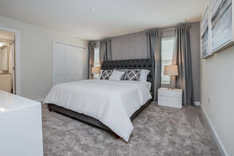 4 Bedroom Town Home with Pool