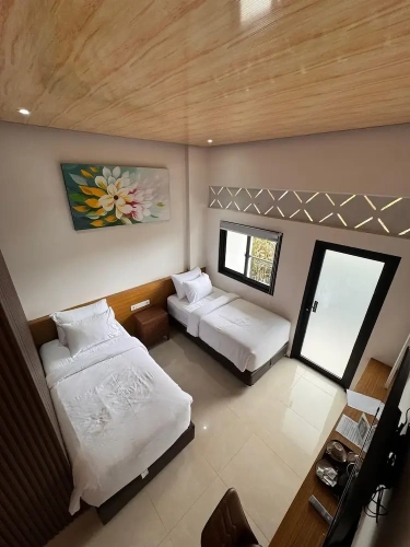 Superior room with balcony and with garden view
