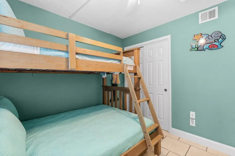 Point East 320