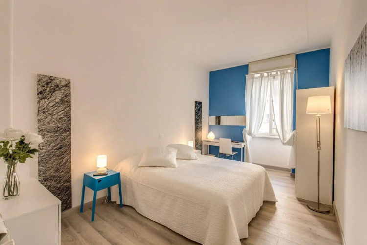 Italy Rents Colosseum - Termini