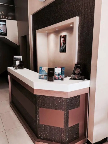 Seven Days Hotel