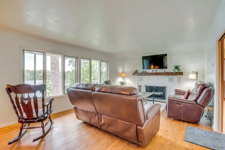4 Bedrooms Cottage