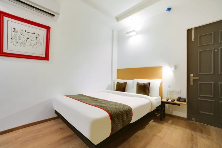 Oyo Townhouse 230 Old Gurgaon Sector 14