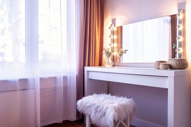Chic Flat With Balcony Near Moda Shore