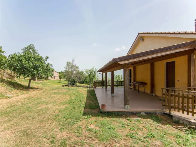 Belvilla by OYO Hillside Villa With Pool