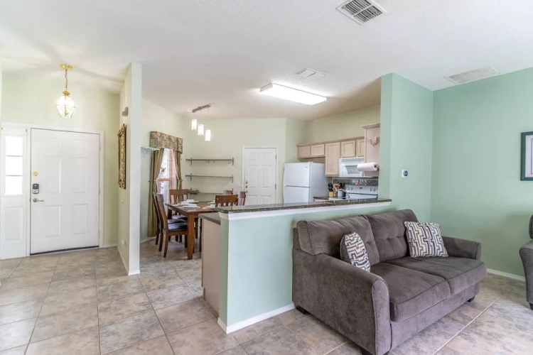 544 Fairways Lake