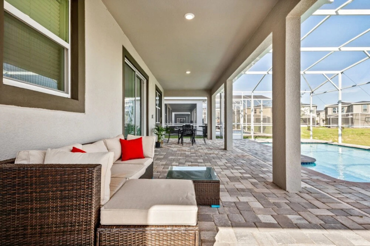 Tr_555r Modern Serenity 8 Bedroom Apts
