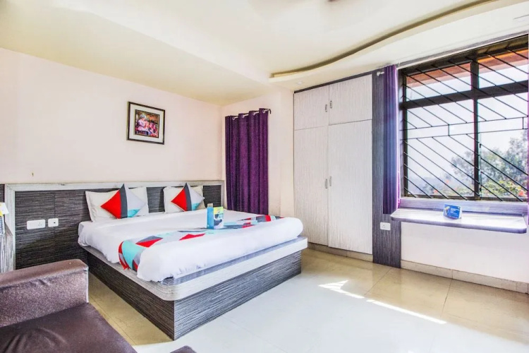 FabHotel Star Lotus