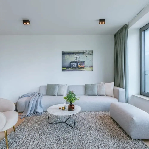 Stylish 2 Bedroom With Terrace and Parking