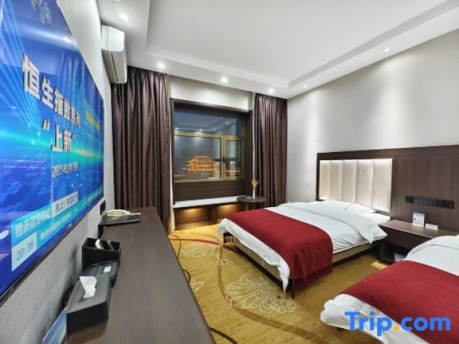 Standard Twin room with canal view