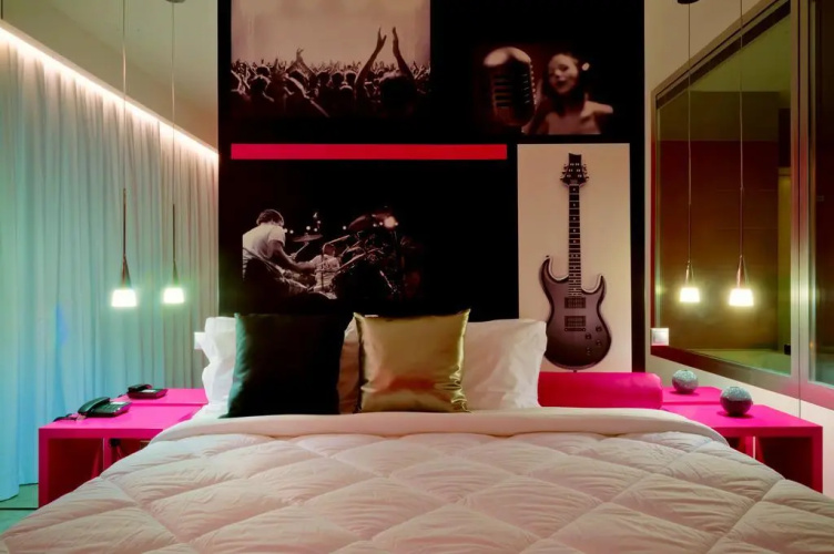 Vinyl M Hotel Design Inn