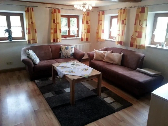 2 Bedrooms Cottage