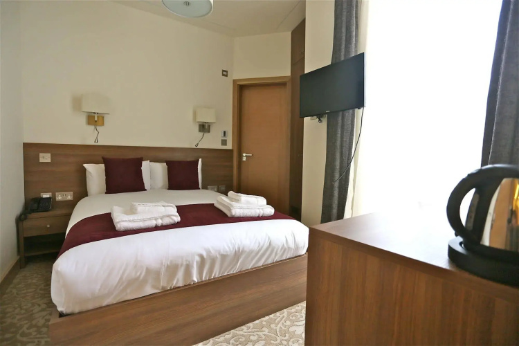 London Kings Hotel