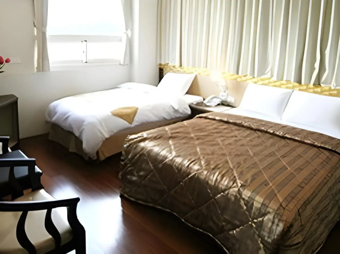 Ri Yue Hu Pan Hotel