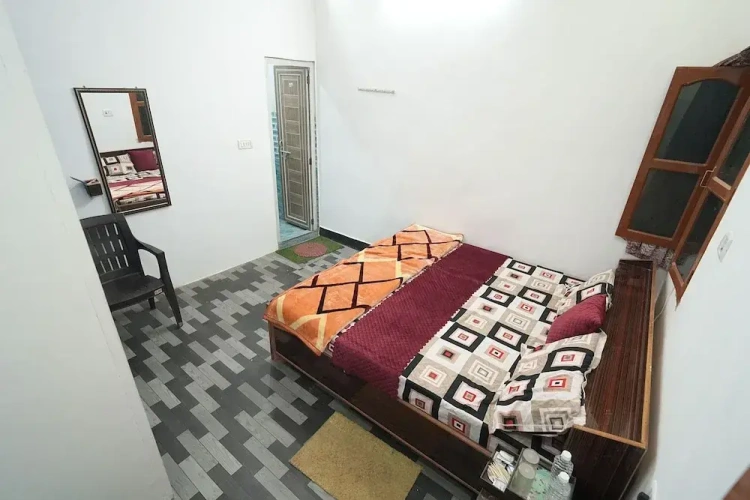 Economy room