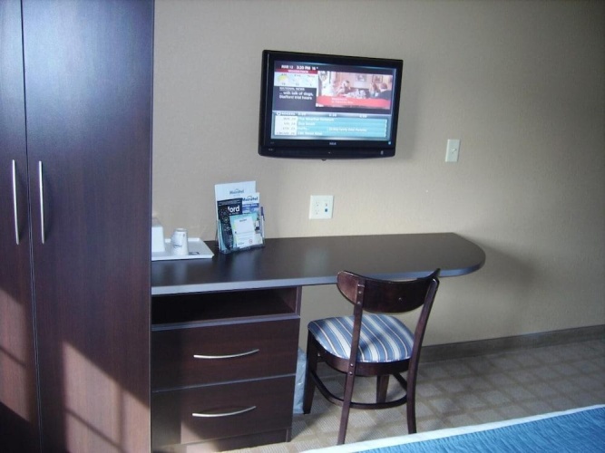 Parry Sound Inn & Suites photo 7