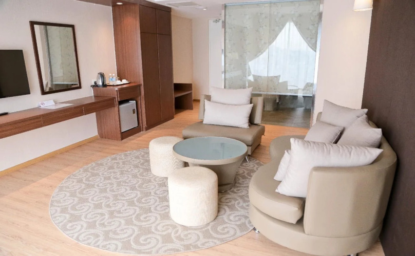 Top Holiday Hotel @ The Mines Seri KembanganOver view