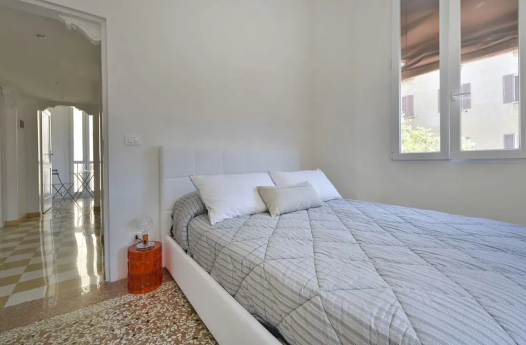 Central Design Apartment