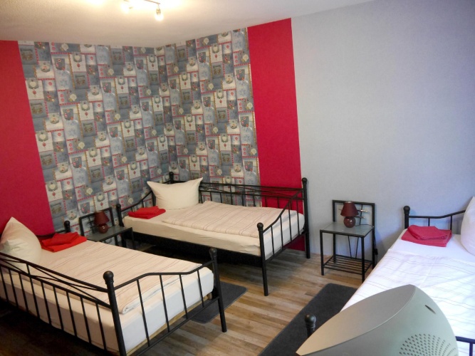 Standard Triple room