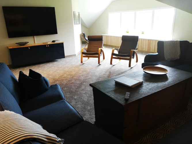Tiraholms hotell
