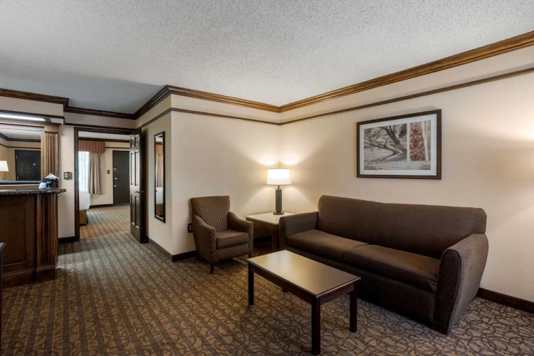 Suite with balcony