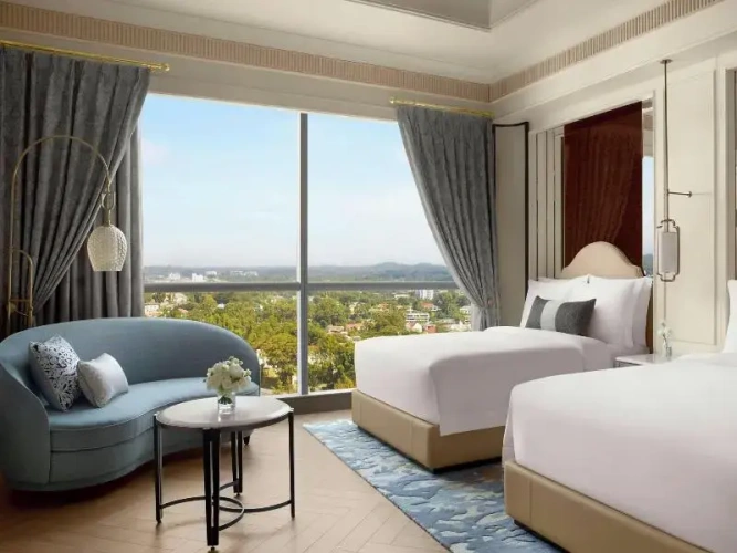 Astor Grand Deluxe Quadruple room