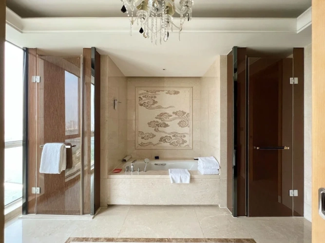 Luxury Suite