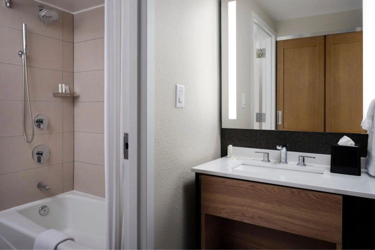 Sheraton Grand Rapids Airport Hotel photo 11