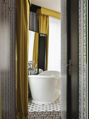 Les Deux Gares and Spa Hotel
