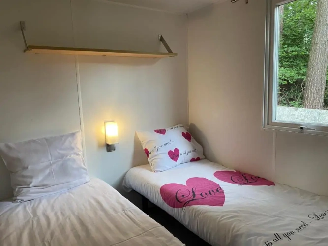 2 Bedrooms Chalet