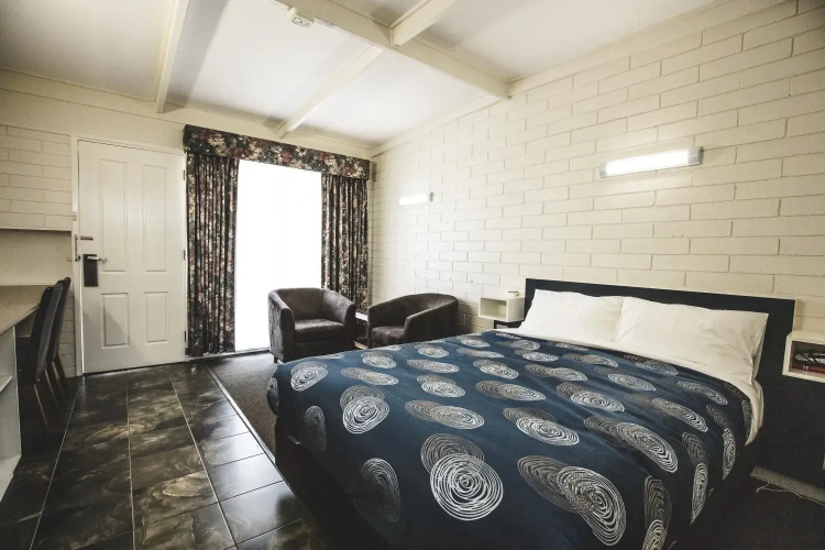 Central Highlands Motor Inn