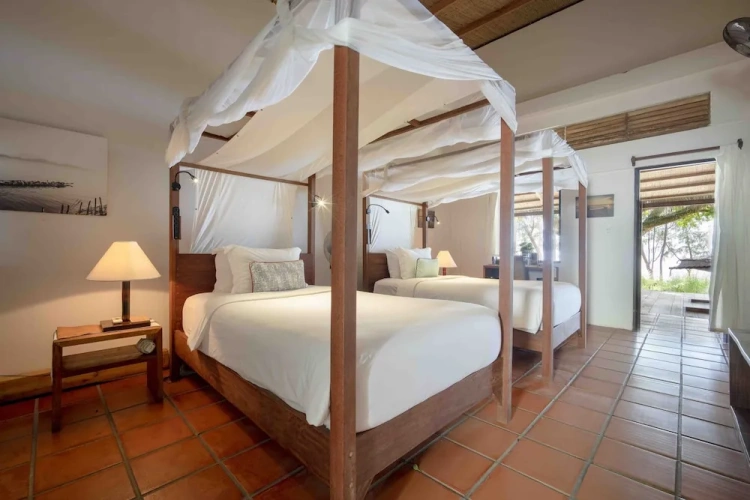Superior Twin room with balcony and with sea view