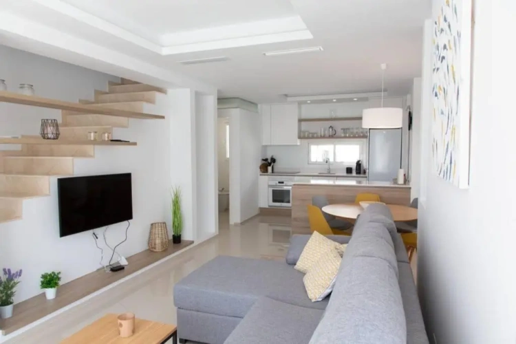 2 Bedrooms Apartment