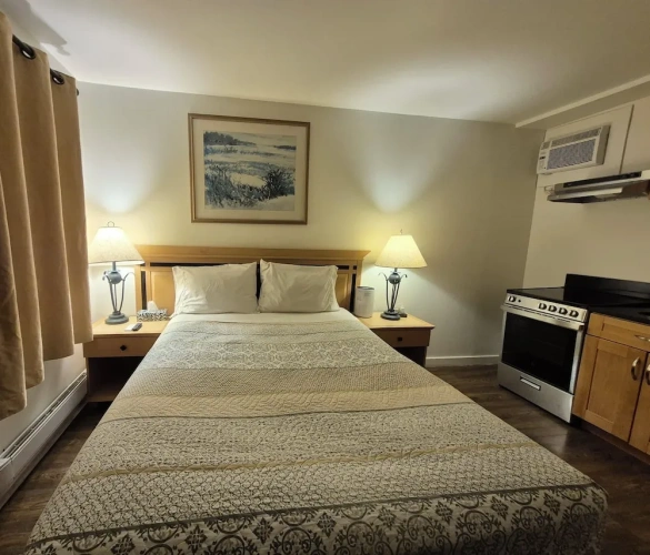 1 Bedroom Deluxe room with mountain view