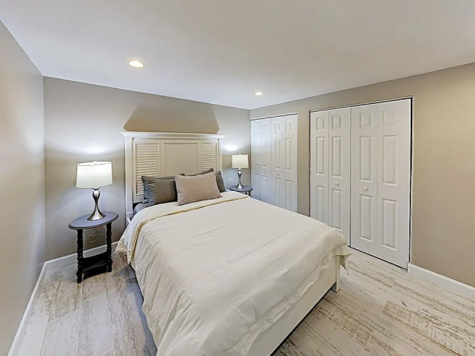 584 Marathon - 3 Br Home