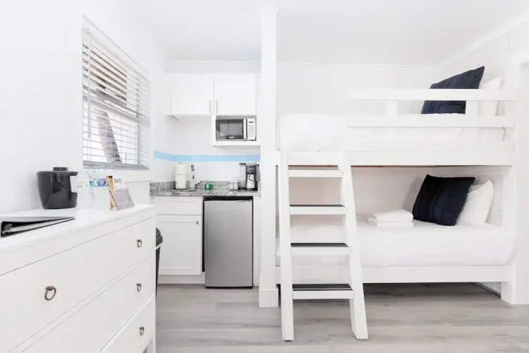 1 Bedroom Suite with balcony and with harbour view
