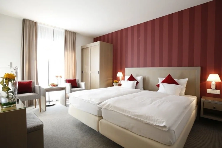Standard Twin room with balcony