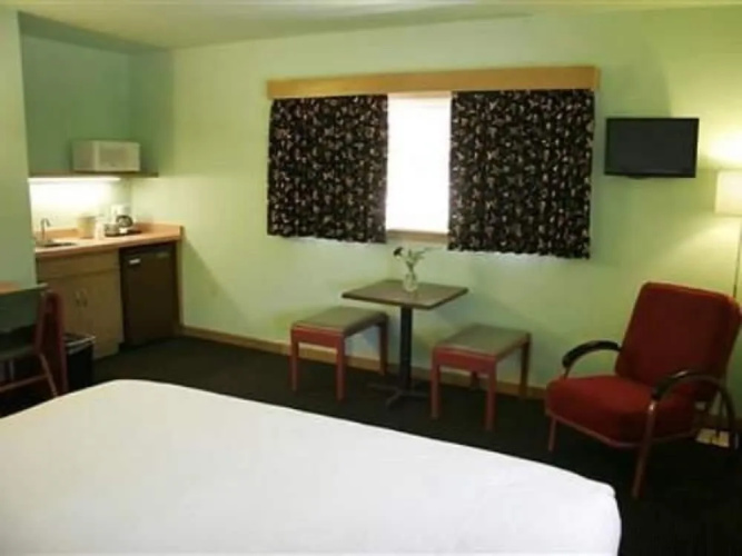 Holiday Music Motel