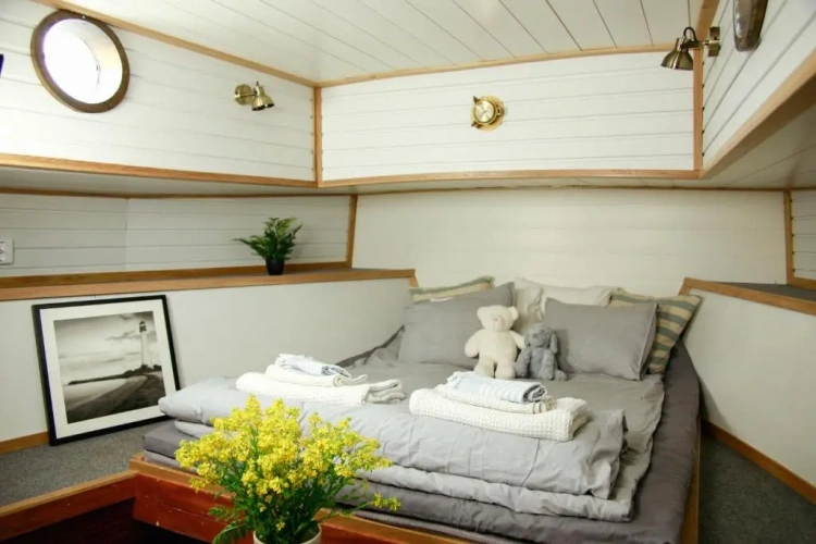 Standard Double room with lake view