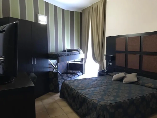 Classic Quadruple room